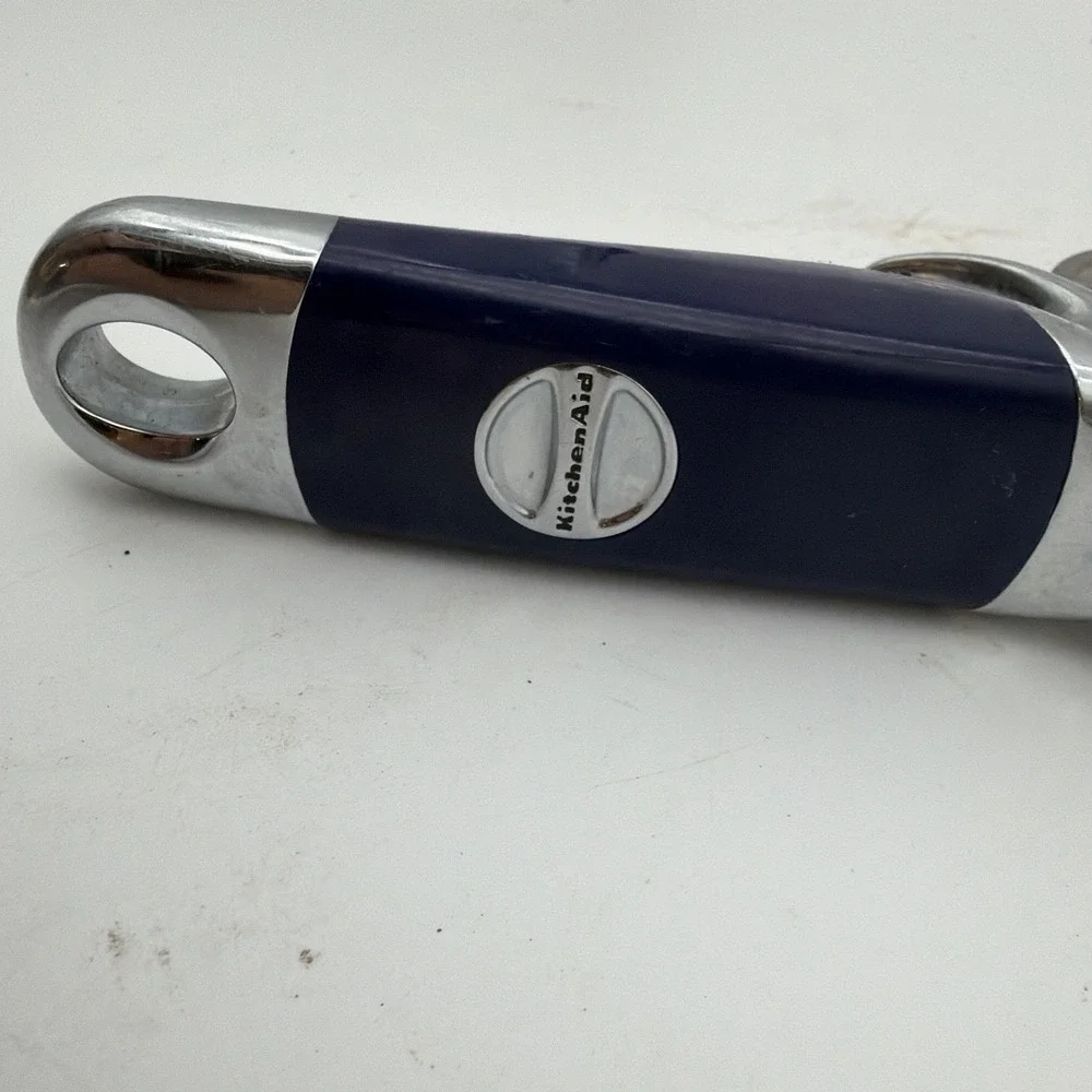 Rare BLUE KitchenAid  Professional Empire Pizza Cutter Wheel Finger Guard 2002